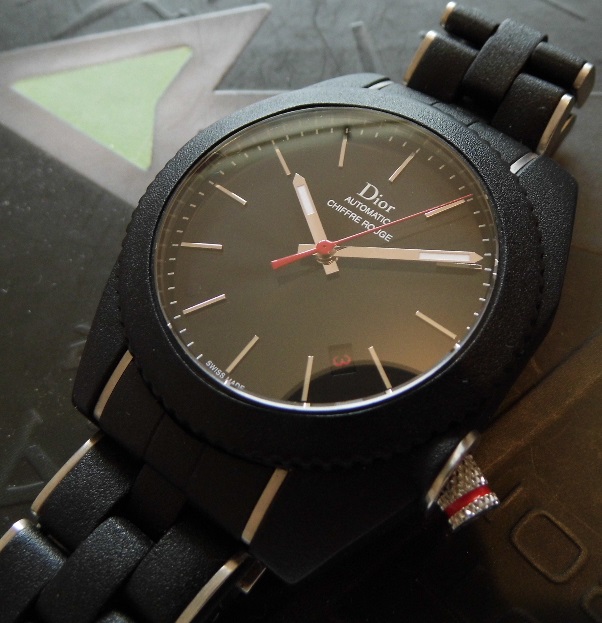 Dior Homme Chiffre Rouge A06 39MM, Black Dial, Rubber/Steel Strap