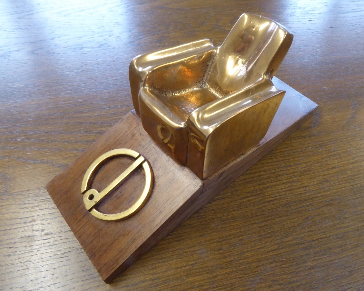 An Alfred Dunhill Pipe Stand / Desk Ornament