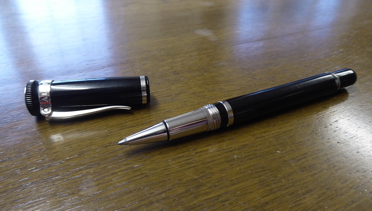 An Alfred Dunhill Sentryman Rollerball Pen
