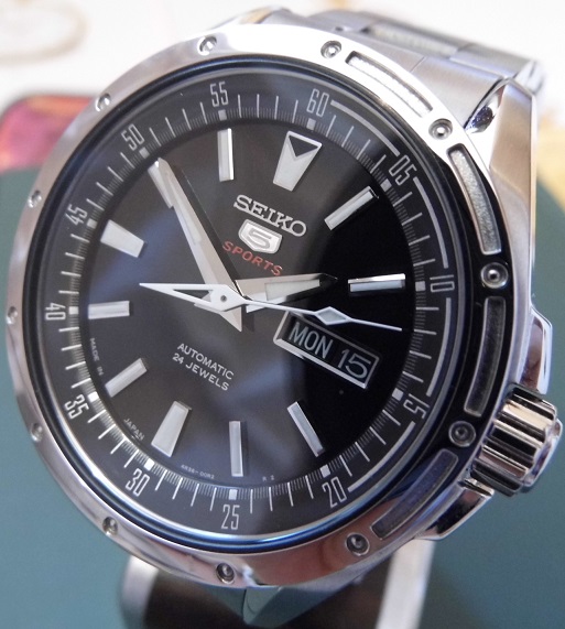 Seiko 5 Sports Automatic, Black Dial, Bracelet