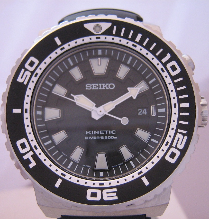 Seiko Kinetic 200M Divers, Black Dial, Black Rubber Strap