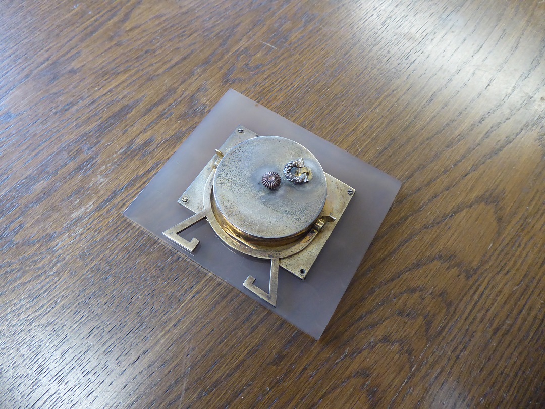 An Ugo Frilli Firenze Agate Desk Clock