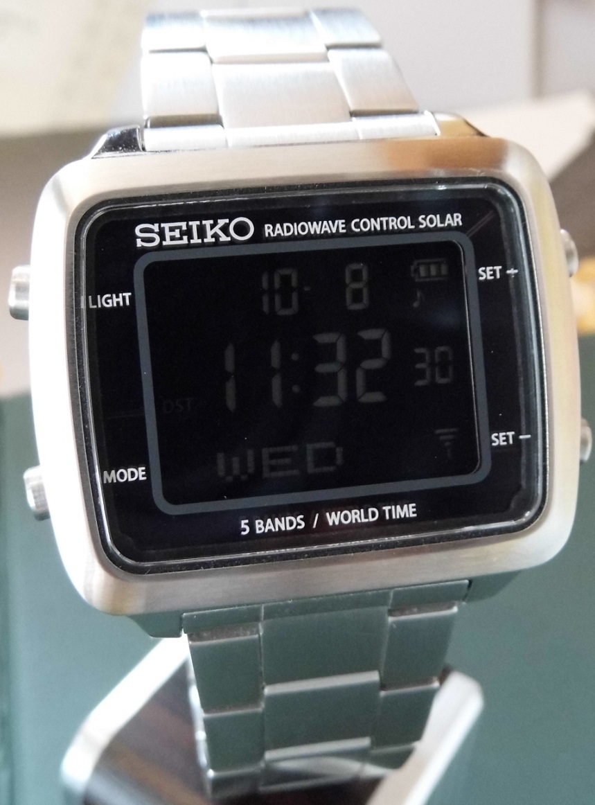 Seiko Power Design Project Solar, Black Dial, Bracelet