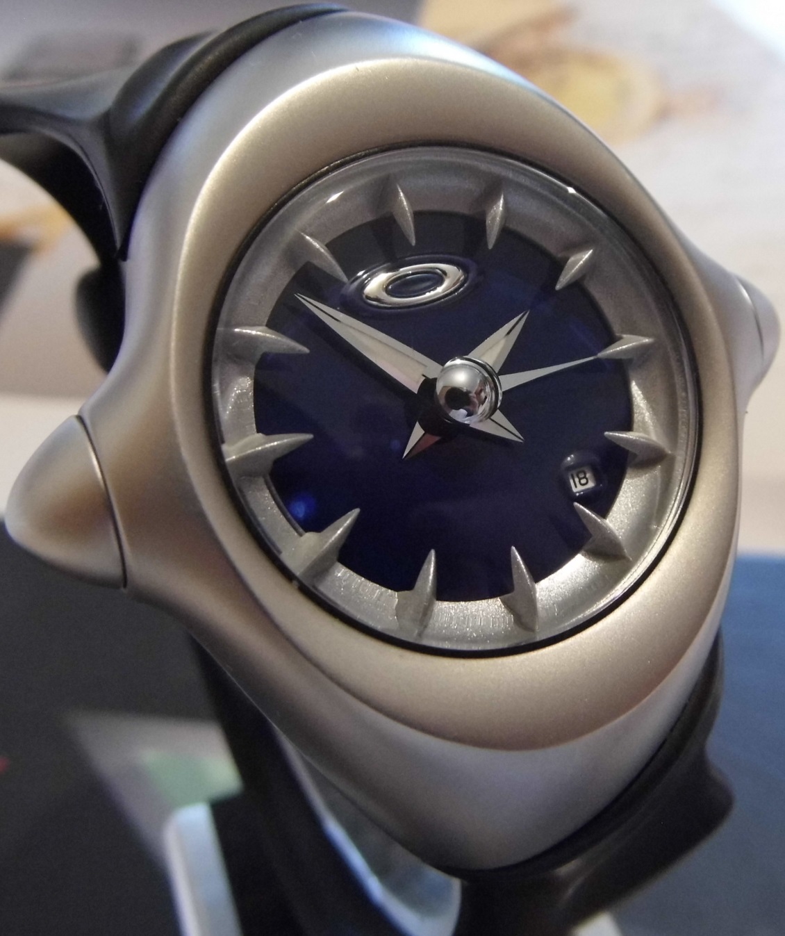 Oakley Crush, Blue Dial, Rubber Strap