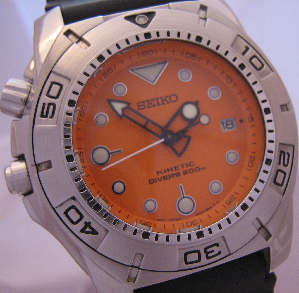 Seiko Scuba Kinetic 200M Divers, Orange Dial, Rubber Strap