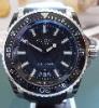 Gucci Dive Quartz, Black Dial, Black Rubber Strap