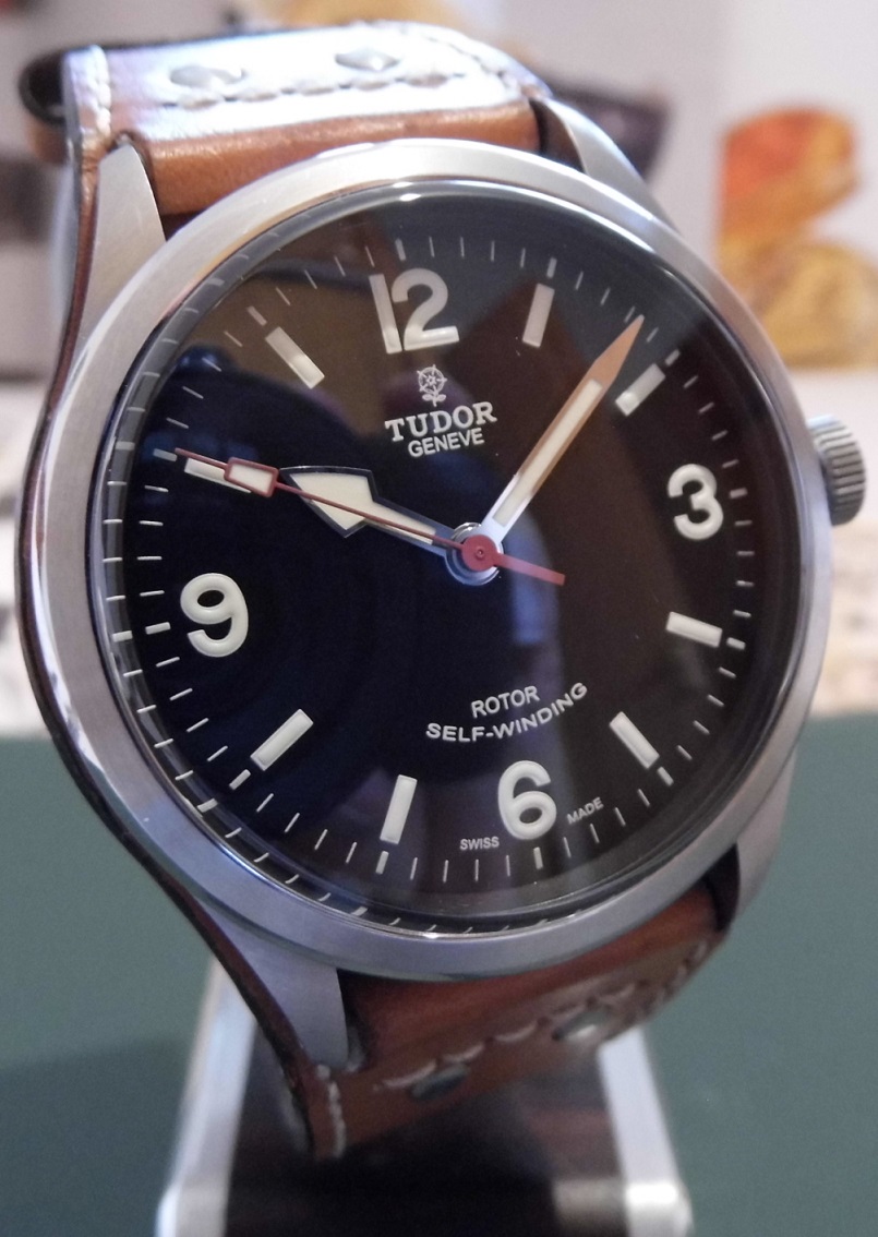 Tudor Heritage Ranger, Black Dial, Bund Strap