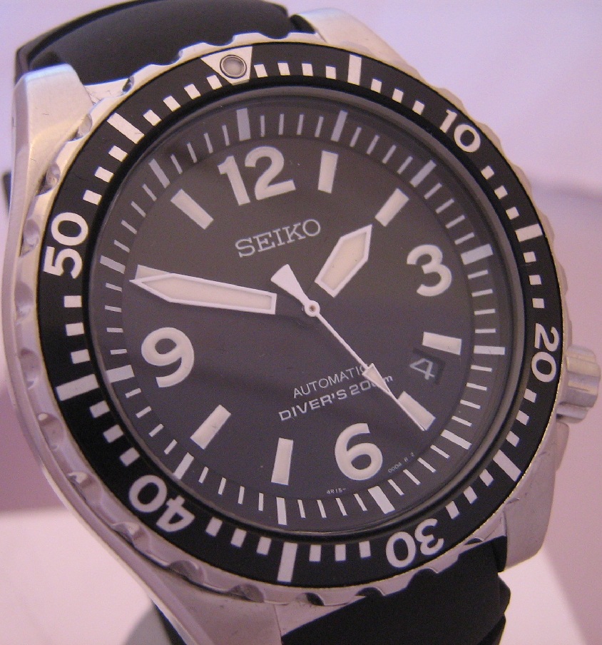Seiko 200M Divers Spork, Black Dial, Rubber Strap