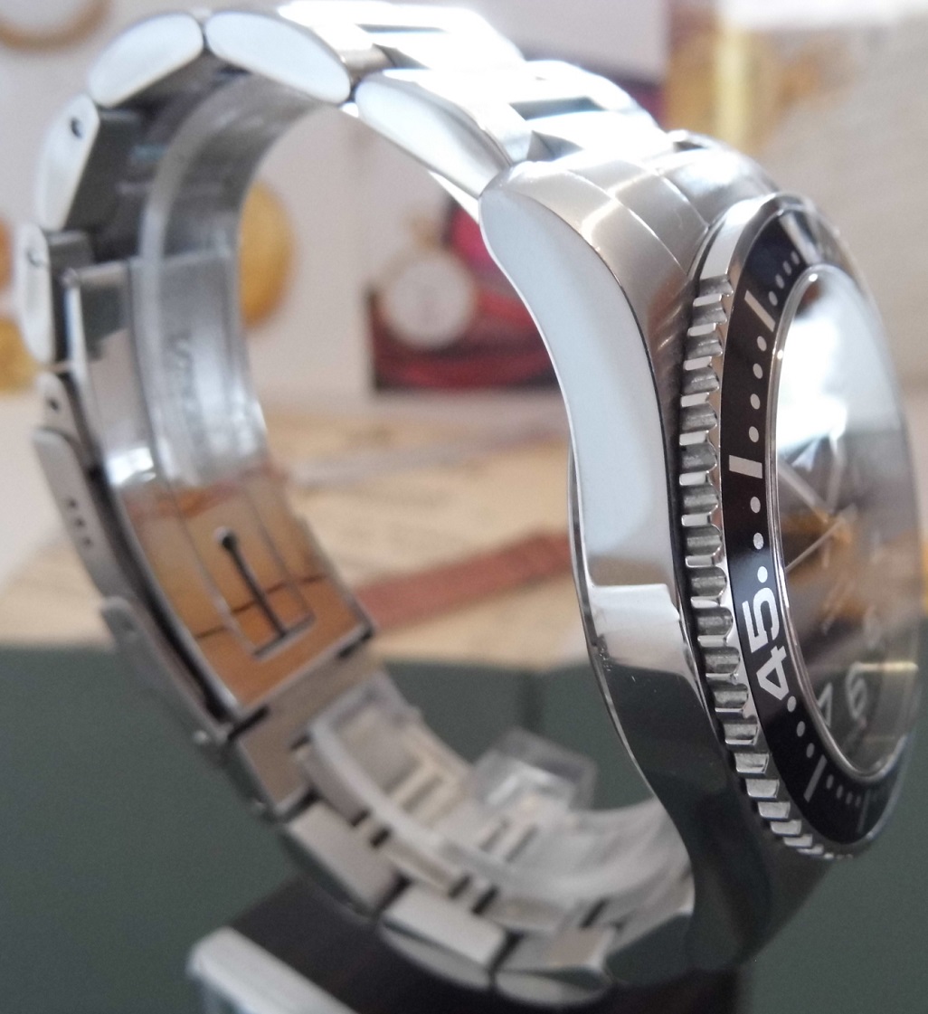 Longines Hydroconquest Automatic, Black Dial, Steel Bracelet