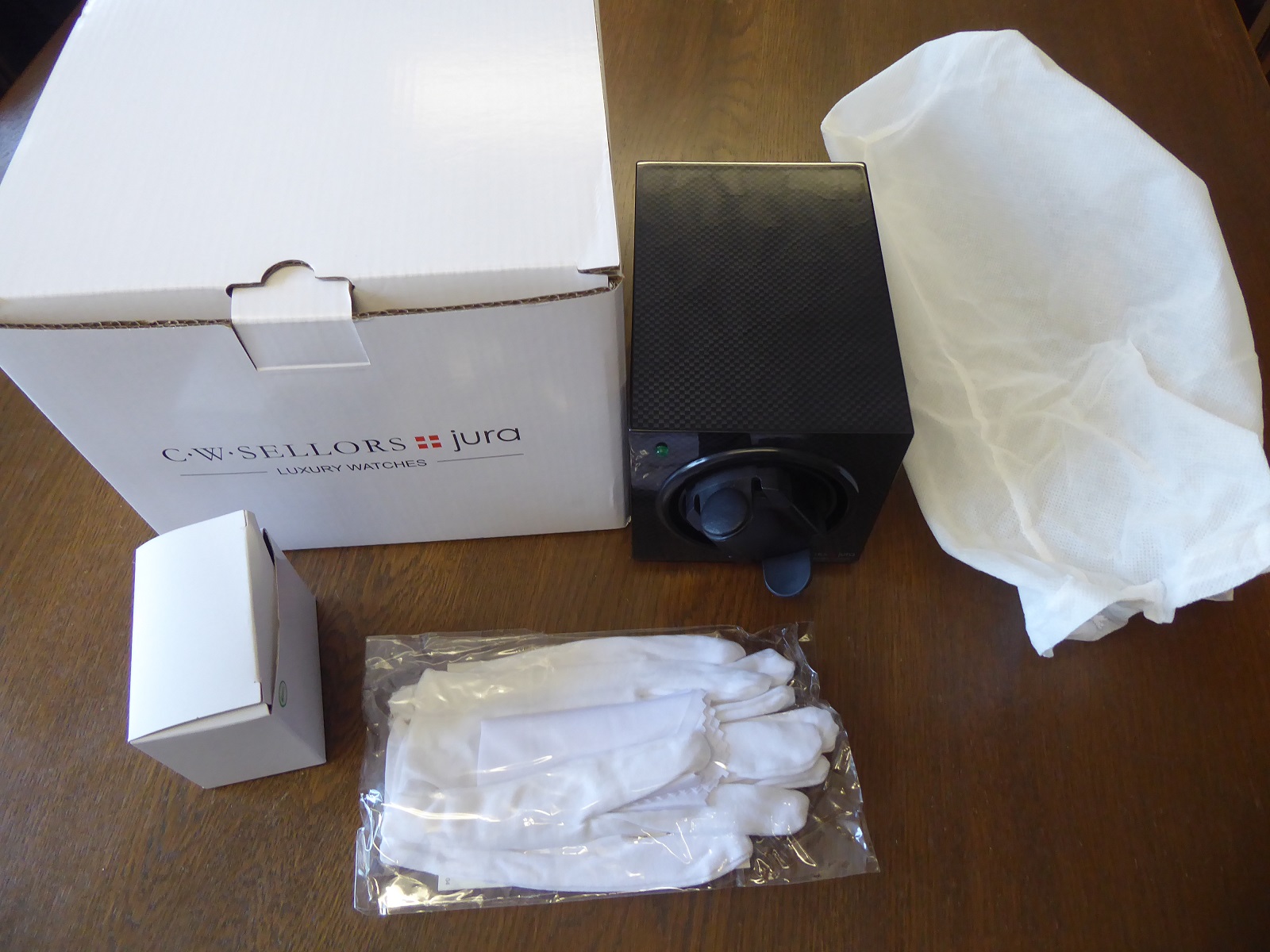 A CW Sellors Single Watch Winder